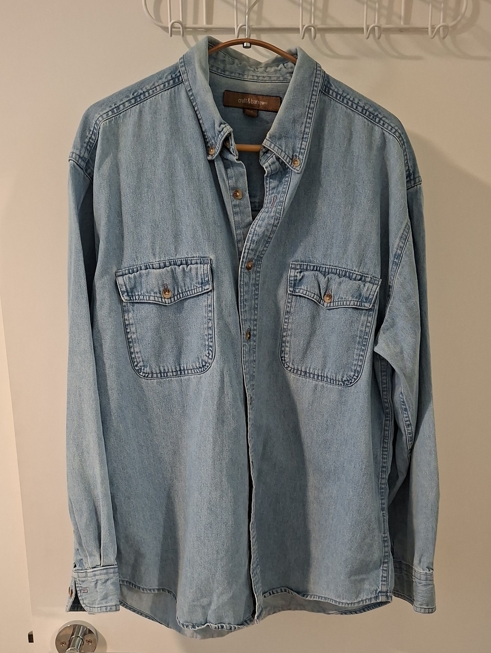 Light-wash Patch-pocket Oversized/Relaxed-fit 100% Cotton Denim Shirt (Size M)